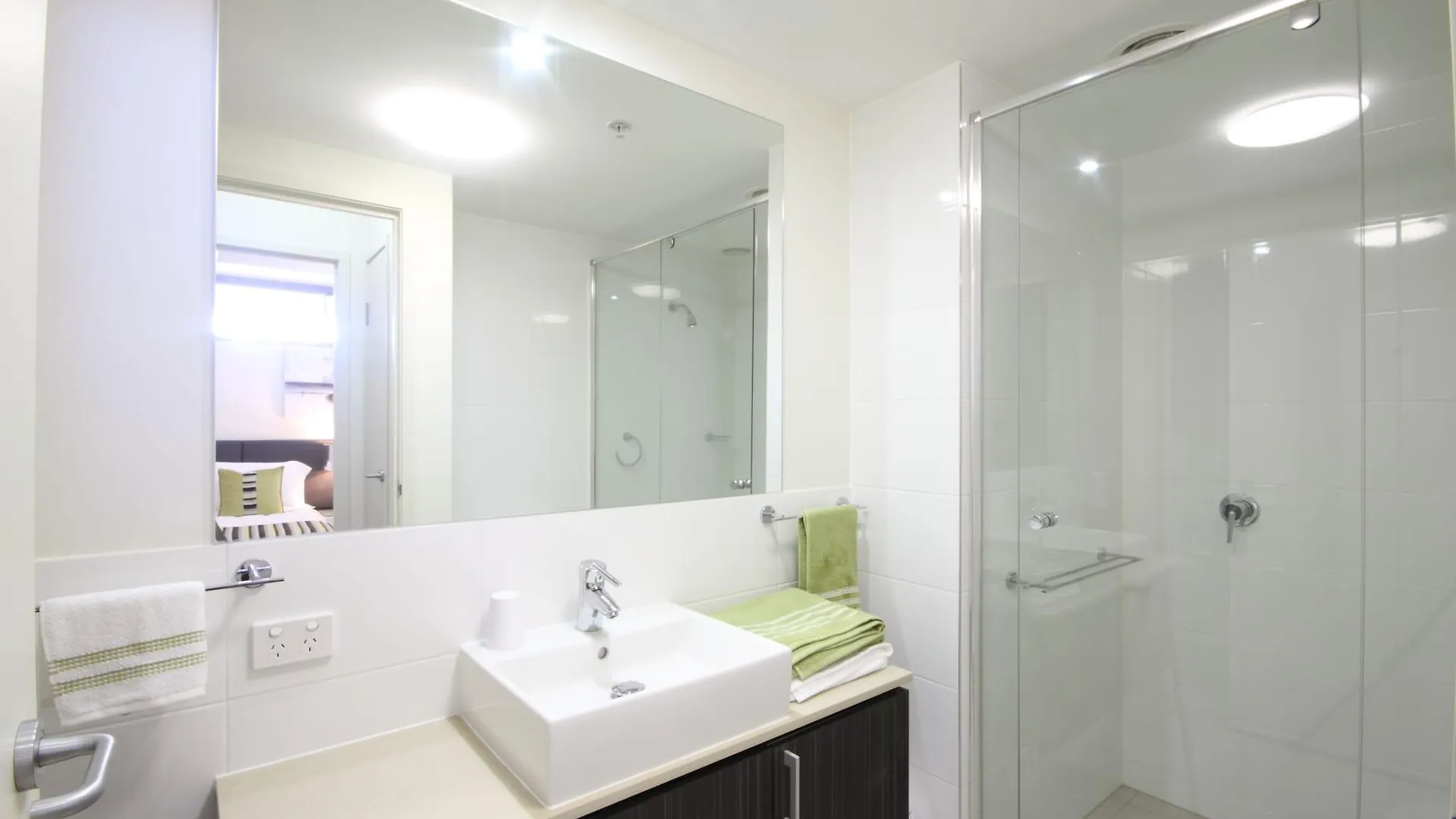 ****  Monaco Caloundra Aparthotel Australia